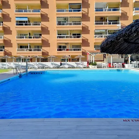 Pyr & Pool Private * فوينخيرولا